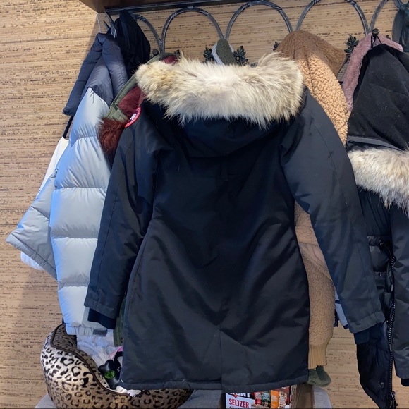 Canada Goose Coat Like new. - Picture 2 of 10
